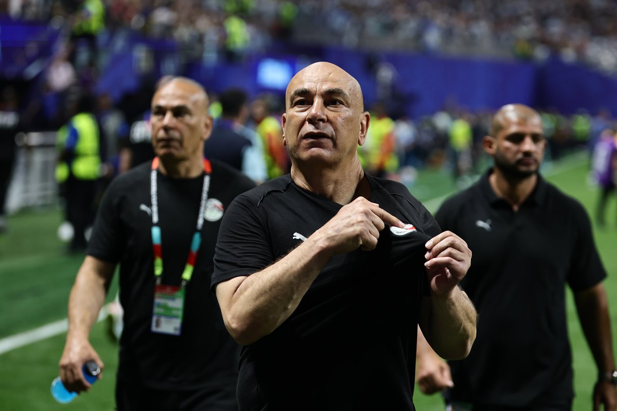 Prekrižene ruke izazvale haos: FIFA sprema nezapamćenu kaznu za selektora Egipta